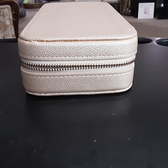 New Rectangular Jewellery Box - Picture 10 of 10